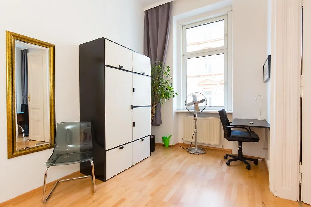 Wunderschone Altbauwohnung Von 1900 Viyana 0*,  Avusturya