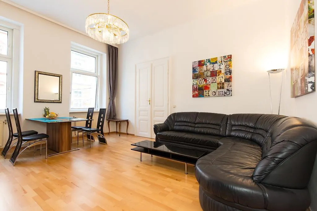 Wunderschone Altbauwohnung Von 1900 비엔나 아파트