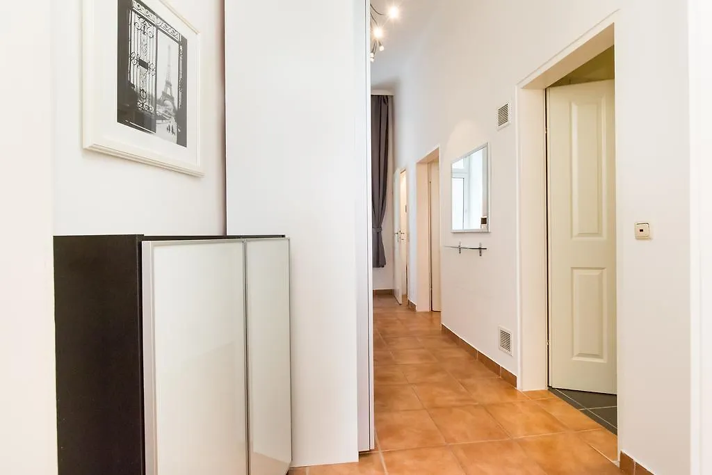 וינה Wunderschone Altbauwohnung Von 1900 דירה