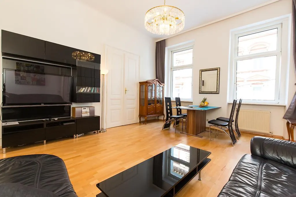 Wunderschoene Altbauwohnung Von 1900 location